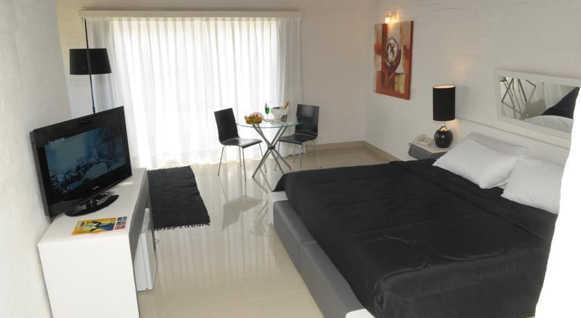 Punta Del Este Arenas Hotel Chihuahua Rum bild