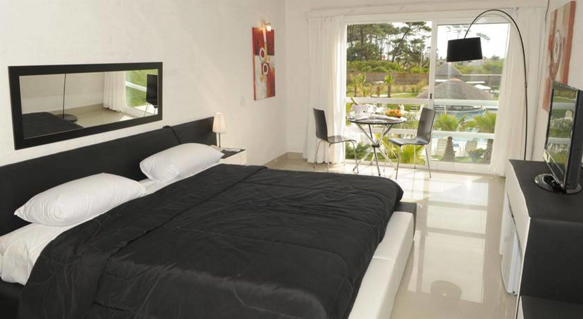 Punta Del Este Arenas Hotel Chihuahua Exteriör bild